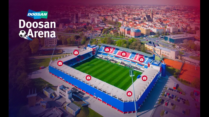Cầu thủ Plzen và Young Boys đang đua nhau giành quyền kiểm soát bóng.